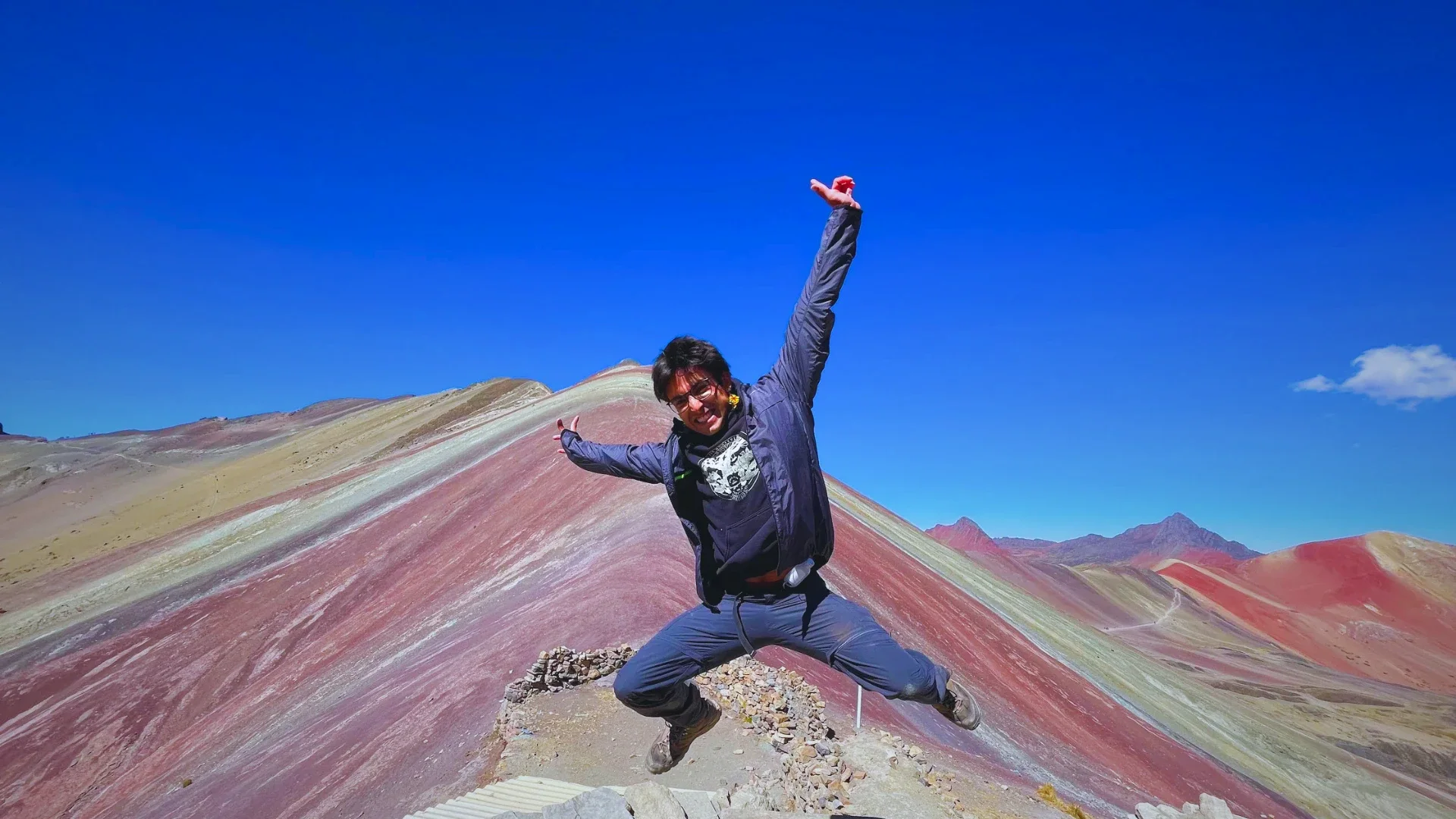 Montaña de Colores: Cuatrimoto o Caminata, ¿Qué Elegir?